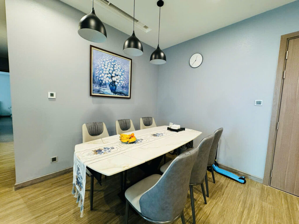 1743922466 - Bán căn hộ 3 +1 Ngủ, 115m2 tòa M1 BC Đông nam (View Nội khu)